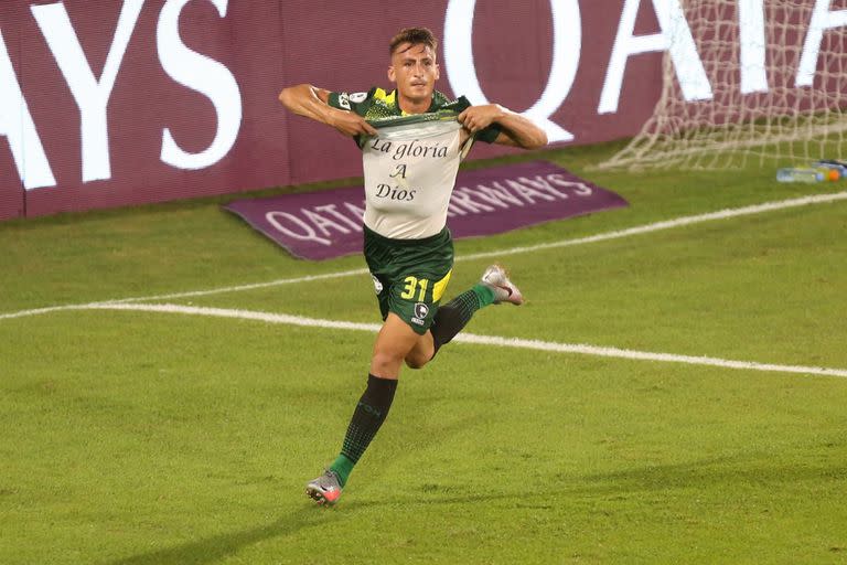 Defensa y Justicia vs Palmeiras, Recopa Sudamericana. Festejo del gol de Braian Romero.

foto:Mauro Alfieri
Buenos Aires 7/4/2021