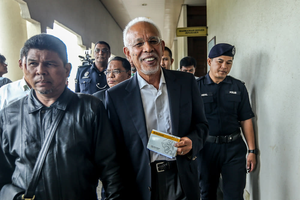 Tan Sri Shahrir Samad is pictured at the Kuala Lumpur High Court January 21, 2020. — Picture by Firdaus Latif