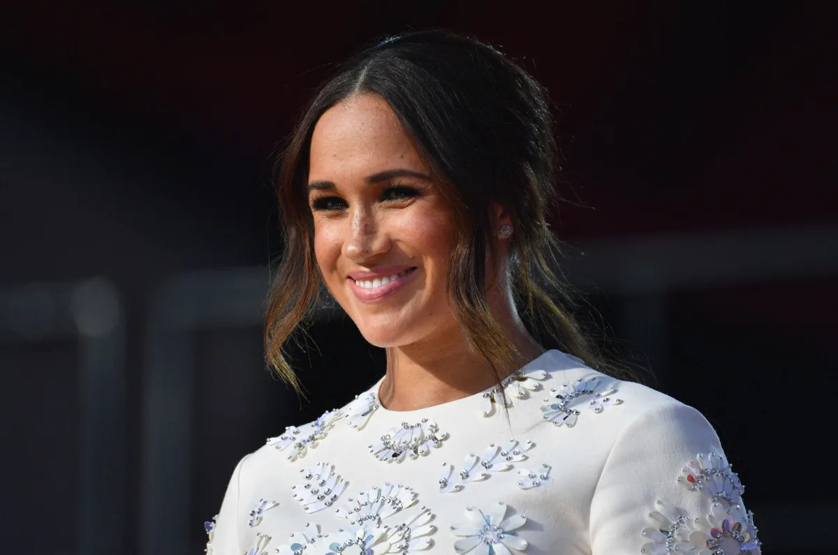 Meghan Markle recalls being 'objectified' on 'Deal or No Deal': 'It was solely about beauty' - Yahoo Life