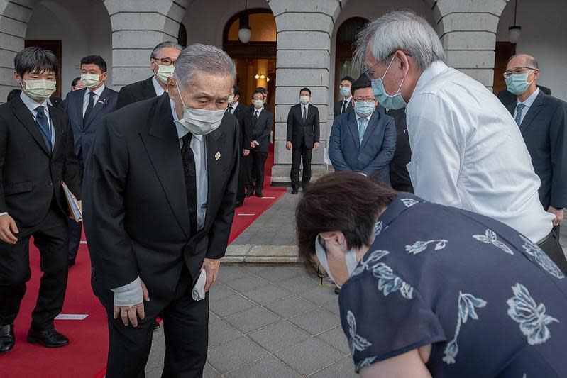 跨黨派議員聯盟「日華議員懇談會」擬派前首相森喜朗為首的訪問團，預計19日來台參加李登輝告別式。（取自總統府臉書）