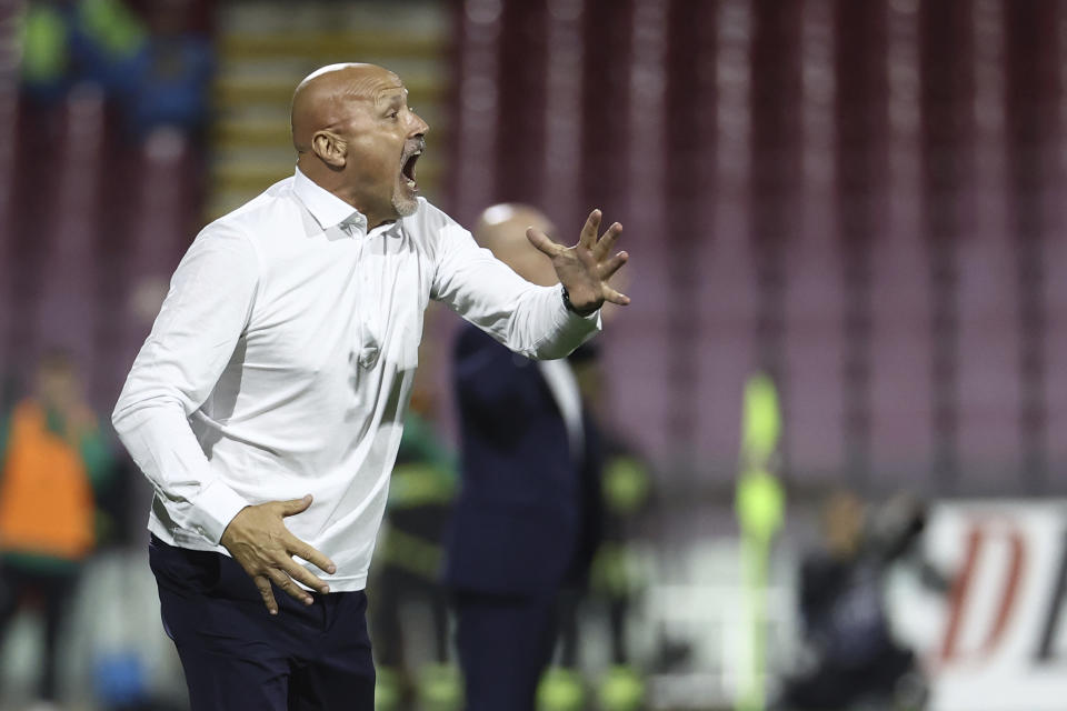 Salernitana's head coach Stefano Colantuono gives instructions during the Serie A soccer match between Salernitana and Sassuolo at the Arechi Stadium in Salerno, Italy, Friday April 5 , 2024. (Alessandro Garofalo/LaPresse via AP)