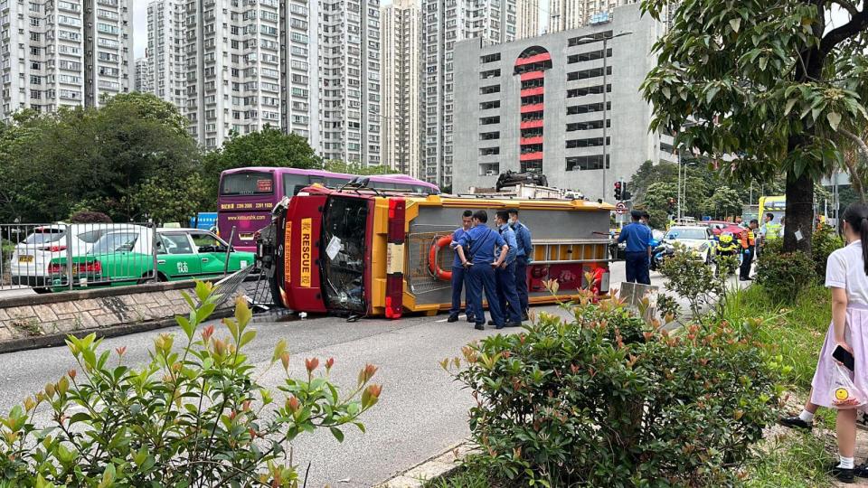 大埔安埔路消防車翻側（香港突發事故報料區 Facebook 圖片）