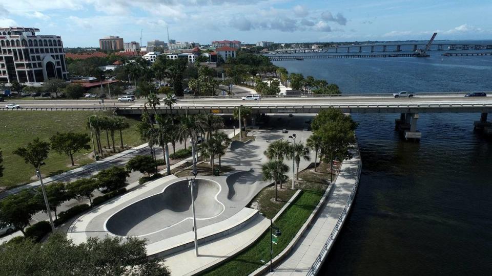 The approach to DeSoto Bridge which links Bradenton to Palmetto via U.S. 41. on the Bradenton side. Tiffany Tompkins/ttompkins@bradenton.com