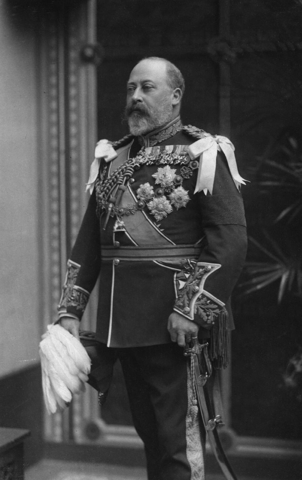 <p><span>And Edward VII, the great-grandfather of Elizabeth II was on the throne in England.</span></p>