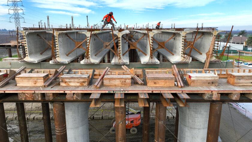 Hanford, CA, Tuesday, January 29, 2024 - Work continues on the California High Speed Rail, Hanford Viaduct. (Robert Gauthier/Los Angeles Times)