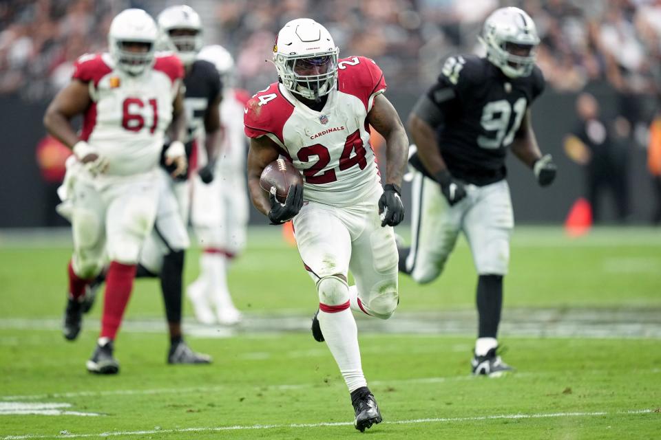 LAS VEGAS, NEVADA - SEPTEMBER 18: Darrel Williams #24 of the Arizona Cardinals carries the ball in the second half against the Las Vegas Raiders at Allegiant Stadium on September 18, 2022 in Las Vegas, Nevada. (Photo by Jeff Bottari/Getty Images)