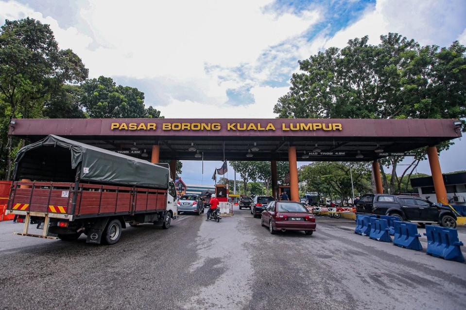 A general view outside the Kuala Lumpur Wholesale Market in Selayang June 24, 2020. ― Picture by Hari Anggara