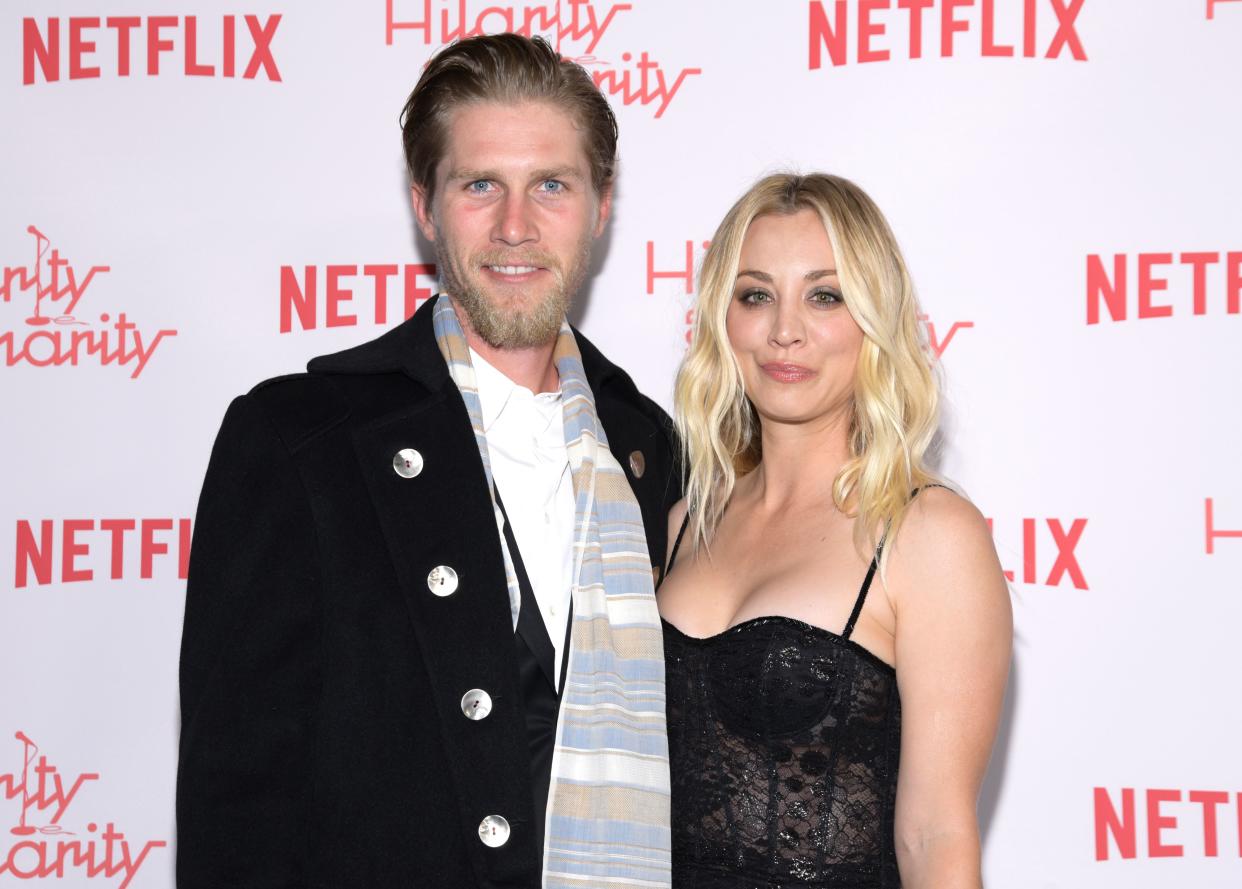 Karl Cook and actress Kaley Cuoco attend Seth Rogen's Hilarity For Charity at Hollywood Palladium on March 24, 2018 in Los Angeles, California. / AFP PHOTO / TARA ZIEMBA        (Photo credit should read TARA ZIEMBA/AFP via Getty Images)