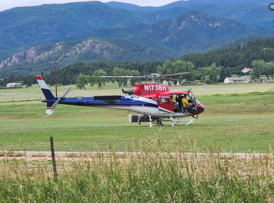 Helicopter responding to Oakridge Fire in Pueblo County