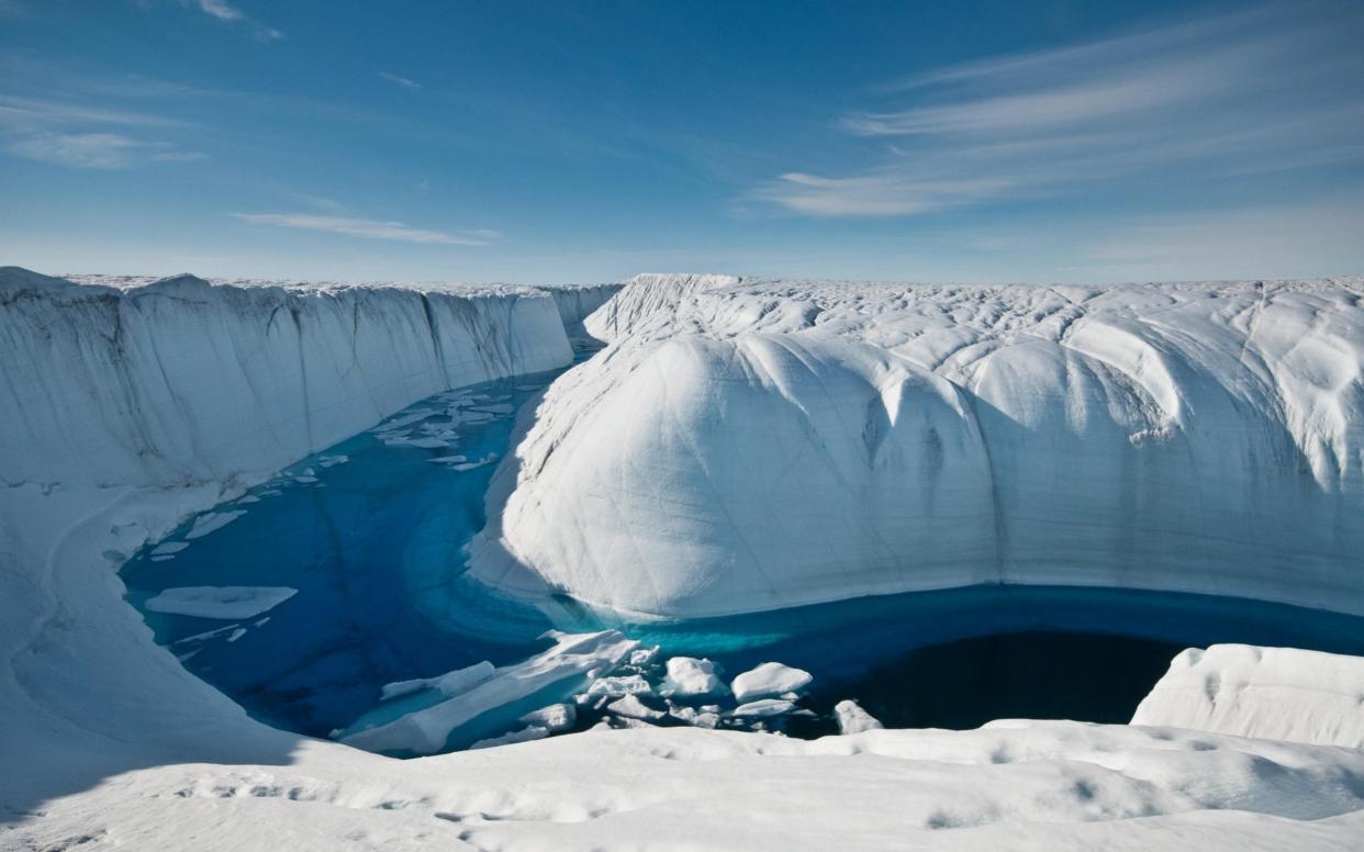 A meltwater canyon on the Greenland ice sheet - PA