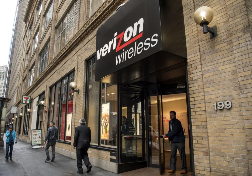 A Verizon Communications Inc. Store Ahead Of Earnings Figures