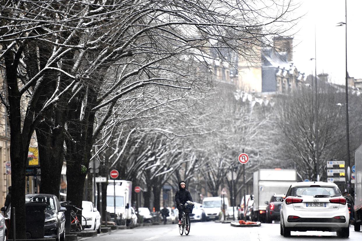 Les températures en France s’annoncent encore fraîches ce mercredi 17 décembre, 36 départements sont en alerte orange « neige verglas ».