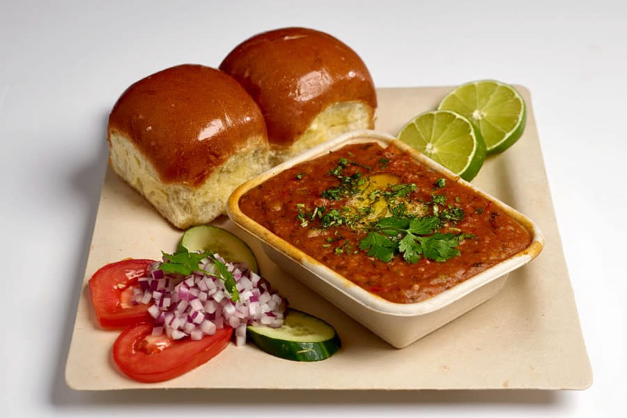 <b>Photo: Pav Bhaji Hut/<a href="https://yelp.com/biz_photos/pav-bhaji-hut-sunnyvale?utm_campaign=07040cf8-63cf-440e-8bb5-40c3a3684ffe%2C8566a8d8-f71e-46cf-91d6-c22b4373feb6&utm_medium=81024472-a80c-4266-a0e5-a3bf8775daa7" rel="nofollow noopener" target="_blank" data-ylk="slk:Yelp;elm:context_link;itc:0;sec:content-canvas" class="link ">Yelp</a></b>