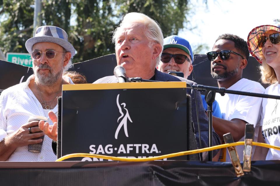 Actors of the West Wing at the SAG AFTRA Strike