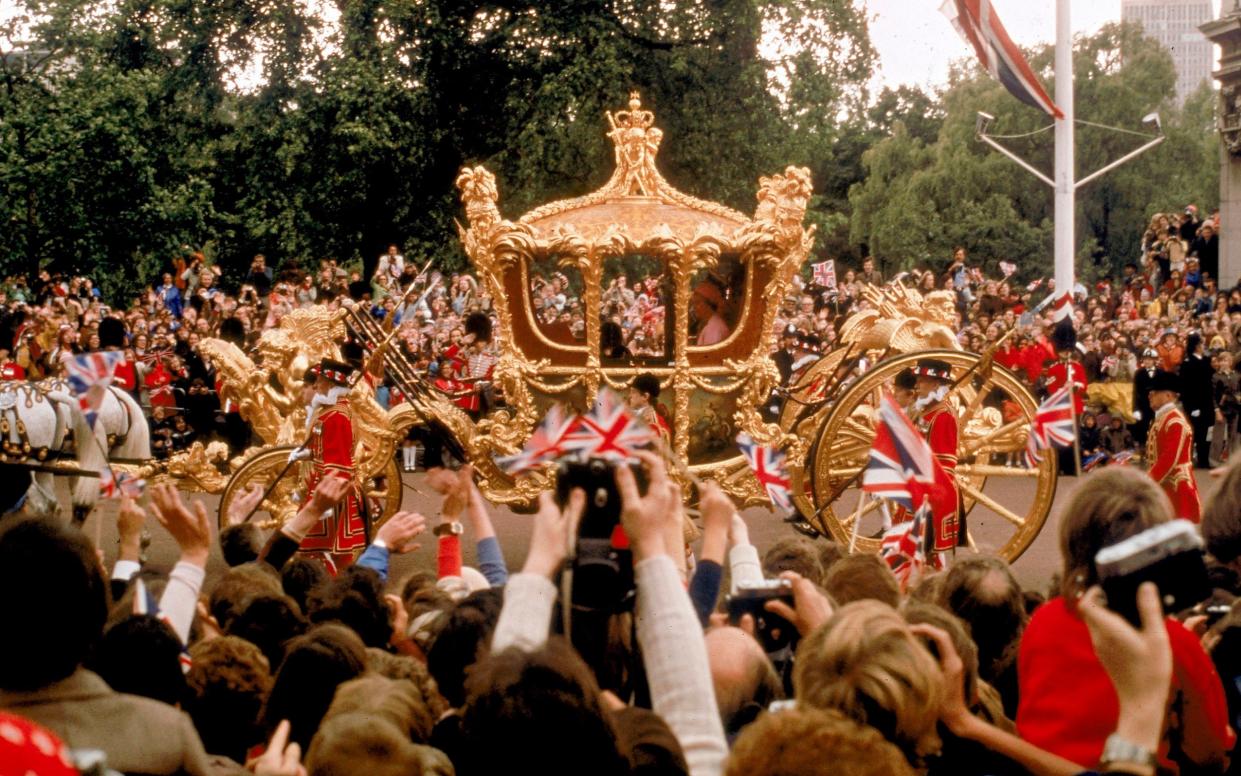 The Gold State Coach during the Queen's Silver Jubilee procession - Ken Goff/Ken Goff