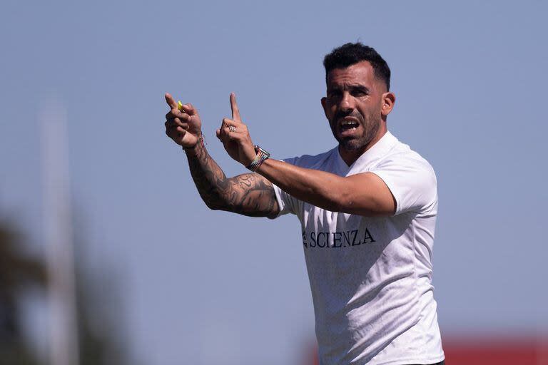 Carlos Tevez habló en conferencia de prensa y se manifestó a favor de la dirigencia con la medida tomada con en futbolista Santiago López