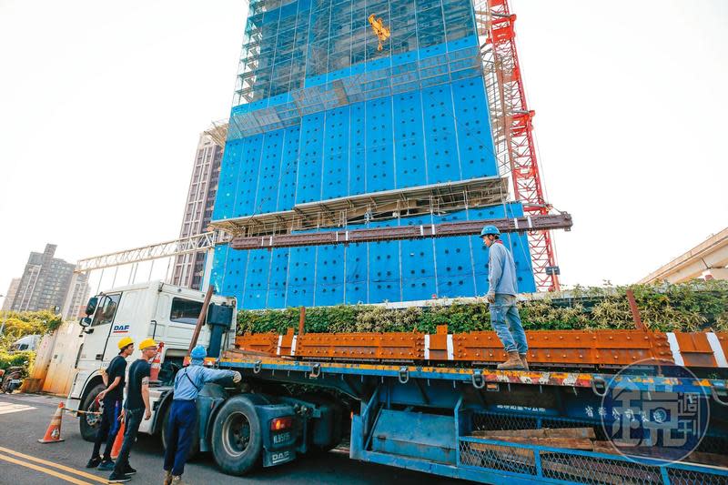 房市缺工缺料問題難解，前幾年房市熱銷後遺症也跟著顯現。