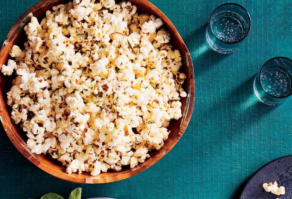 Olive Oil Popcorn with Garlic and Rosemary