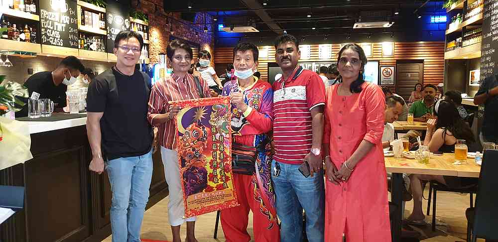 Uncle Don’s founder and CEO Ian Ong with guests at the newly opened Uncle Don’s in Seremban 2. — Picture courtesy of Thomas Samuel