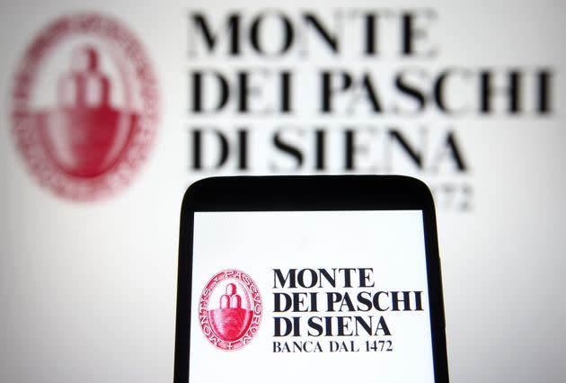 UKRAINE - 2021/08/07: In this photo illustration a Monte dei Paschi di Siena (known also as BMPS or just MPS) logo of an Italian bank is seen on a smartphone and a pc screen. (Photo Illustration by Pavlo Gonchar/SOPA Images/LightRocket via Getty Images) (Photo: SOPA Images via Getty Images)