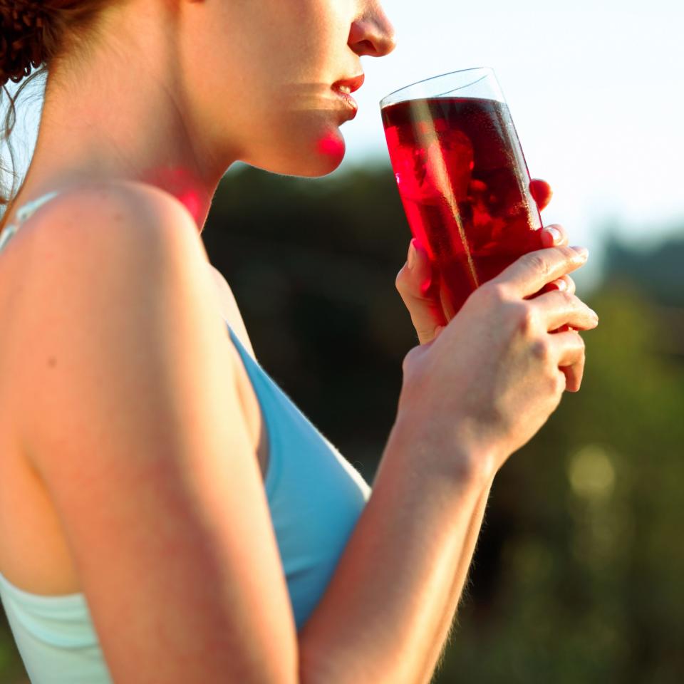 Proanthocyanidine, eine Verbindung, die in Cranberries vorkommt, kann bei der Vorbeugung von Harnwegsinfektionen wirksamer sein als Cranberrysaft. - Copyright: Burke/Triolo Productions/Getty Images