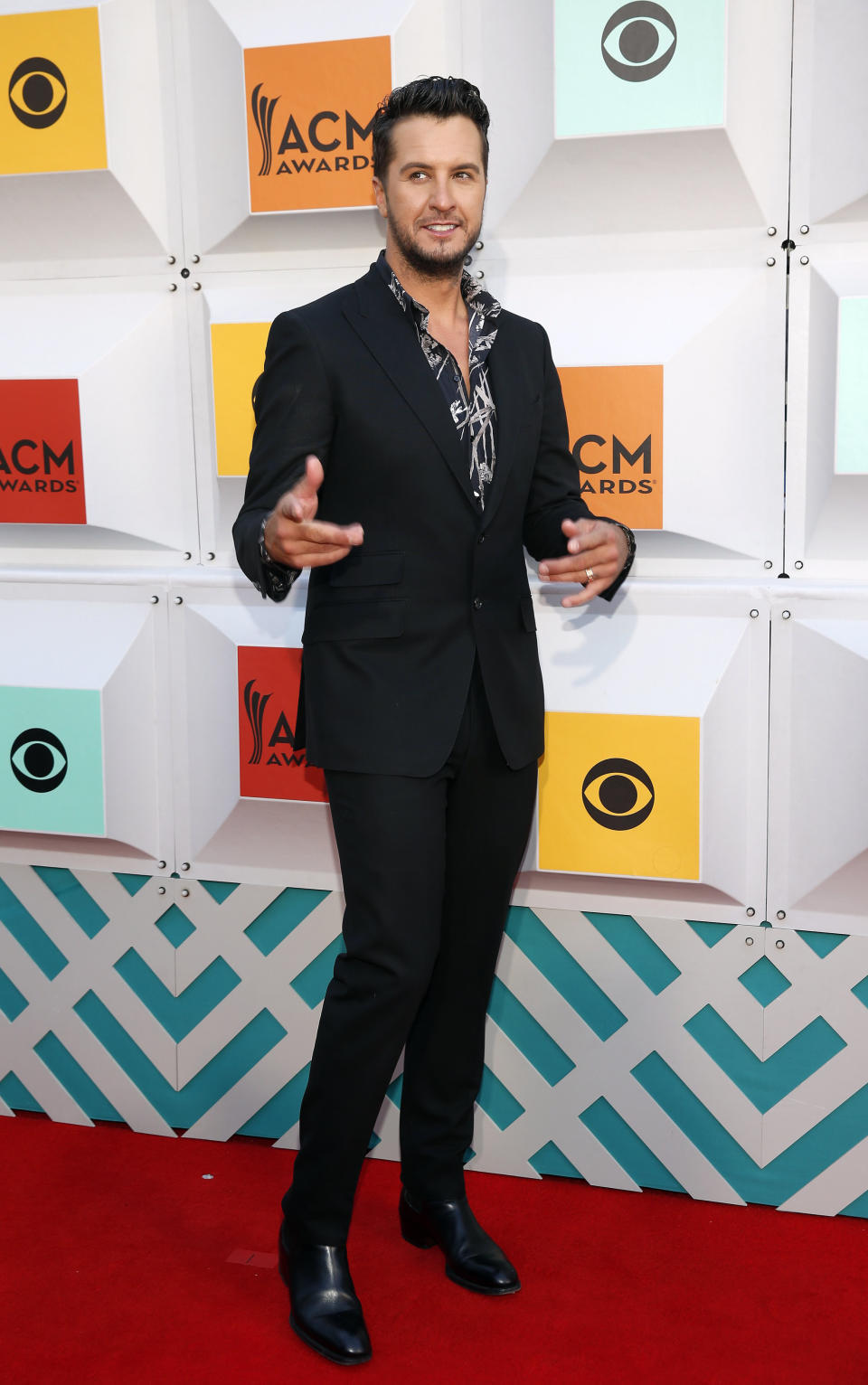 Singer Luke Bryan arrives at the 51st Academy of Country Music Awards in Las Vegas, Nevada April 3, 2016.  REUTERS/Steve Marcus