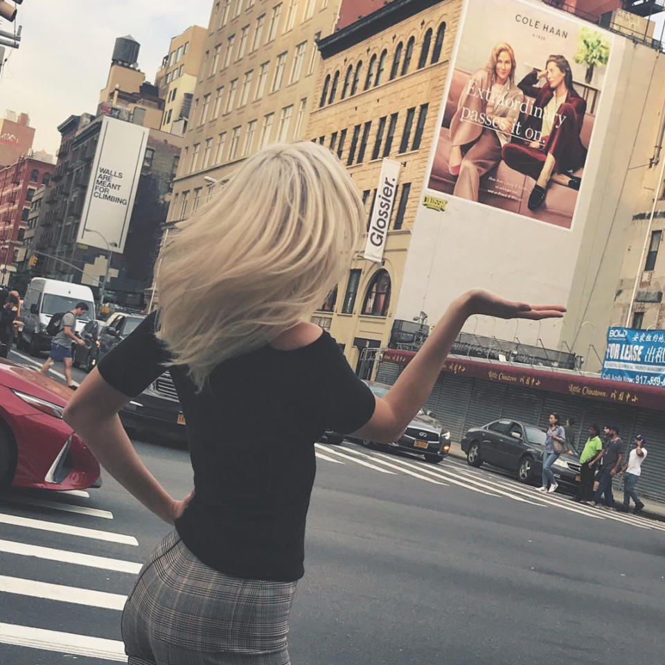 <p>Kloss spotted a familiar face posed alongside supermodel Christy Turlington in a giant ad on the side of a Big Apple building. “Surreal to be sitting on Canal Street with this legend @cturlington,” she wrote in part. (Photo: <a rel="nofollow noopener" href="https://www.instagram.com/p/BZEHZJ8ln64/?taken-by=karliekloss" target="_blank" data-ylk="slk:Karlie Kloss via Instagram;elm:context_link;itc:0;sec:content-canvas" class="link ">Karlie Kloss via Instagram</a>) </p>