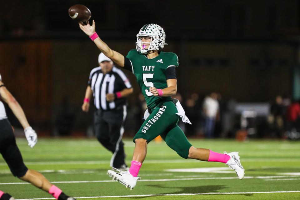 Taft's Johnny Acosta (5) throws a short pass in a high school football game against Hebbronville at Greyhound Stadium in Taft, Texas on Friday, Oct. 21, 2022.