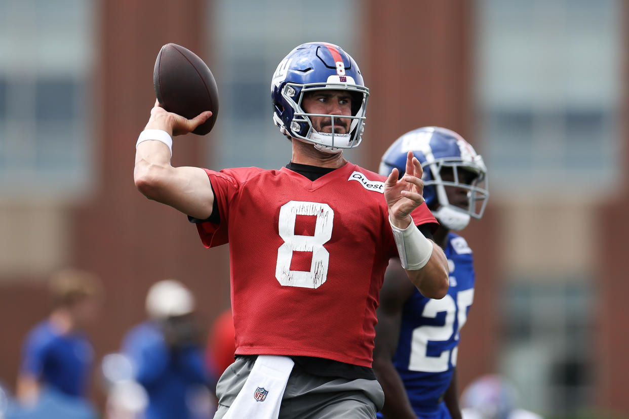 EAST RUTHERFORD, NEW JERSEY - JUNE 06: Daniel Jones #8 of the New York Giants throws the ball during New York Giants OTA Offseason Workouts at NY Giants Quest Diagnostics Training Center on June 06, 2024 in East Rutherford, New Jersey.  (Photo by Luke Hales/Getty Images)