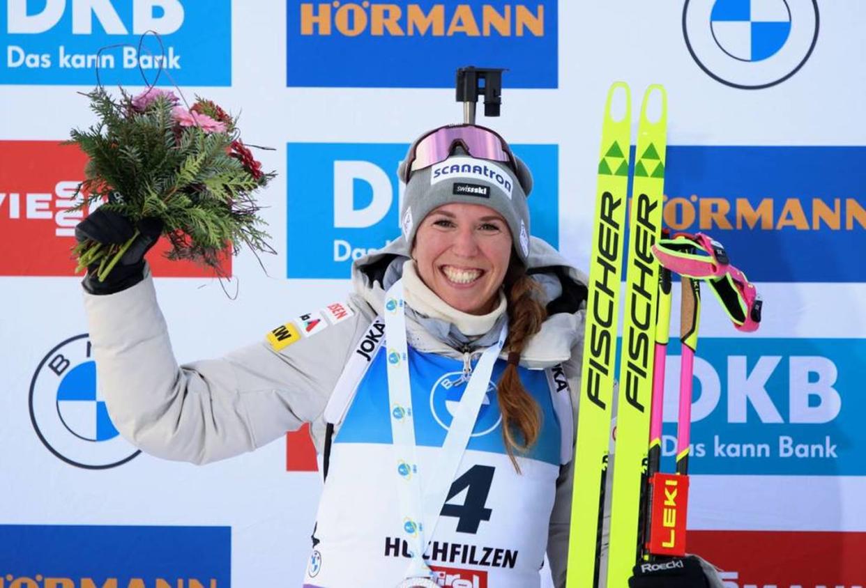 Überraschungssieg! Deutsch-Schweizer Biathlon-Familie jubelt