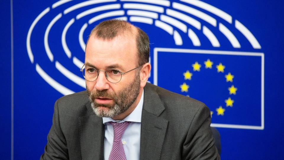 Der CSU-Europaabgeordnete Manfred Weber bezeichnete die britische Drohung mit dem Abbruch der Verhandlungen als «politisches Theater».