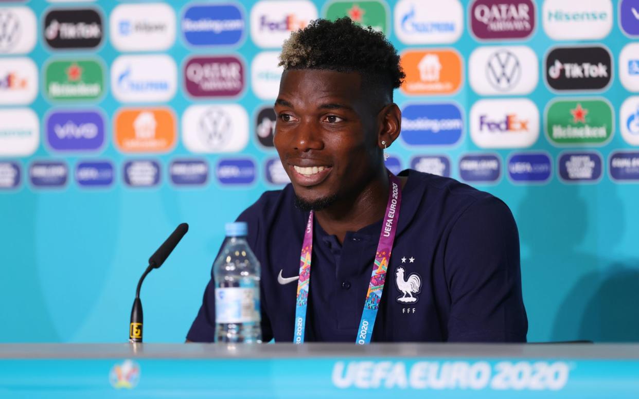 Bei einer Pressekonferenz am Dienstag entfernte Paul Pogba eine Bierflasche eines EM-Sponsors aus dem Bild. (Bild: 2021 UEFA/UEFA via Getty Images)