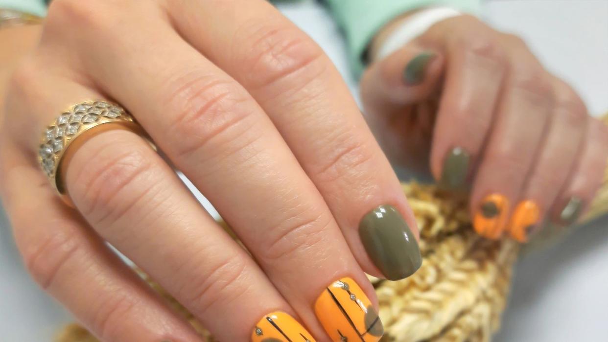 thanksgiving nail designs green and orange