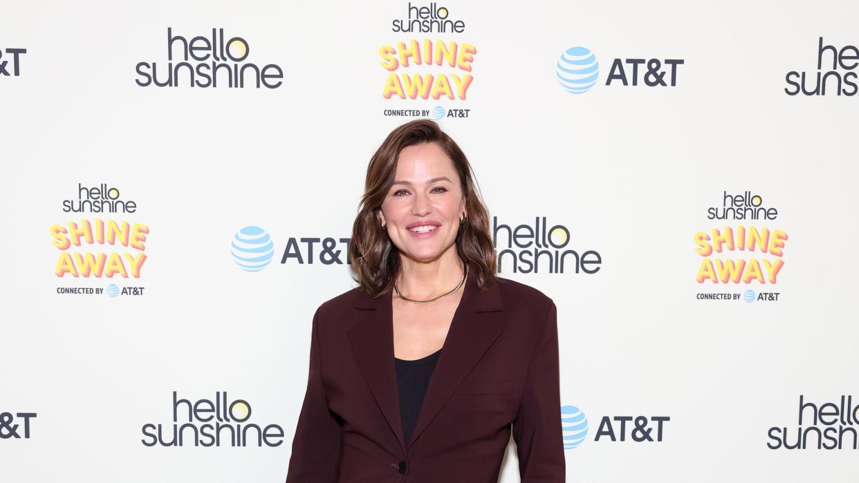 jennifer garner hello sunshine's shine away, connected by att