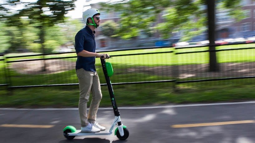 共享電動滑板車輕便且可以隨停，但其高耗損率以及管理不易，仍讓許多城市不敢放行。（Photo from網路截圖）