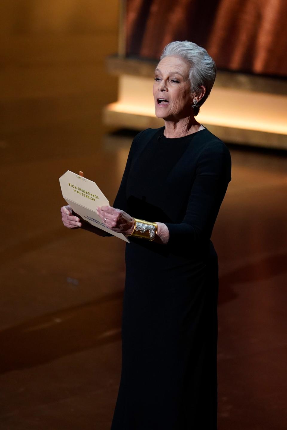 Jamie Lee Curtis presents the award for best actress in a supporting role during the 96th Oscars at the Dolby Theatre at Ovation Hollywood in Los Angeles on Sunday, March 10, 2024.