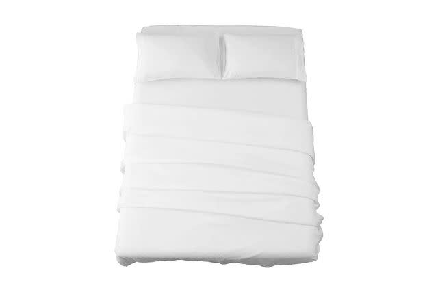 Up To 41% Off on Utopia Bedding Comforter Duve