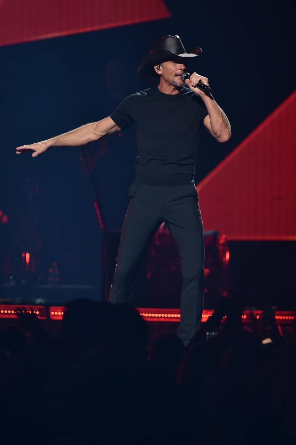 Tim McGraw sings to the Rupp Arena crowd in 2018. McGraw is bringing his latest tour, “Standing Room Only,” to Lexington in June 2024. Tickets go on sale Aug. 4. Rich Copley/rcopley@herald-leader.com