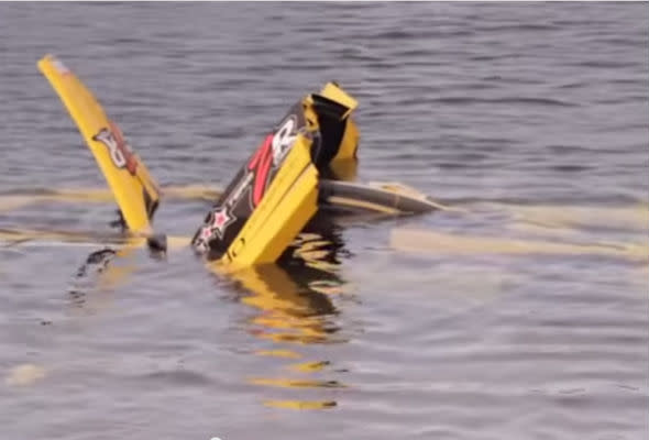 Ferrari Enzo crashes into sea