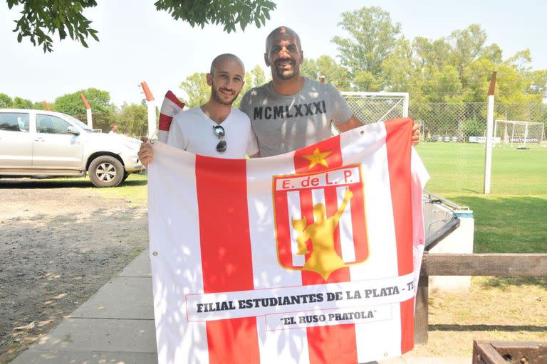 Eliel Nehmad, que creó el proyecto israelí, junto a Juan Sebastián Verón, presidente de Estudiantes de La Plata.