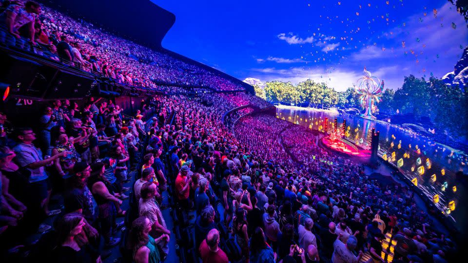 Phish took full advantage of the massive Sphere LED screen. “They built an incredible bond with fans by super serving their audience,” says SiriusXM's Ari Fink. - Alive Coverage
