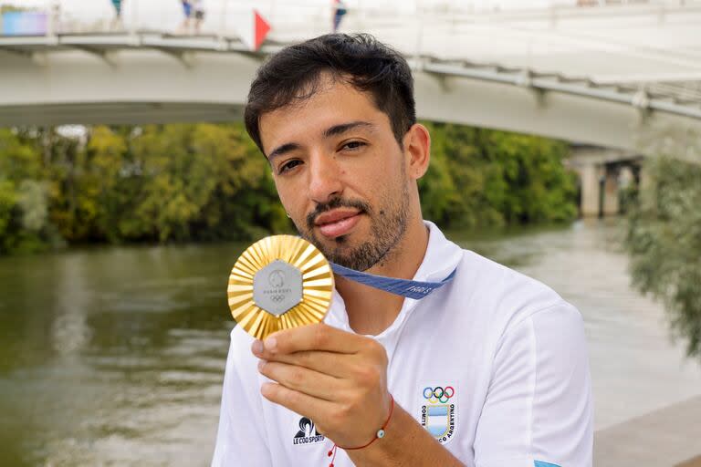 "Pesa. Ya la voy a mirar un rato solo; todavía no tuve tiempo", le dijo José "Maligno" Torres a LA NACION, en París 2024, el día después de ganar la medalla dorada en BMX Freestyle