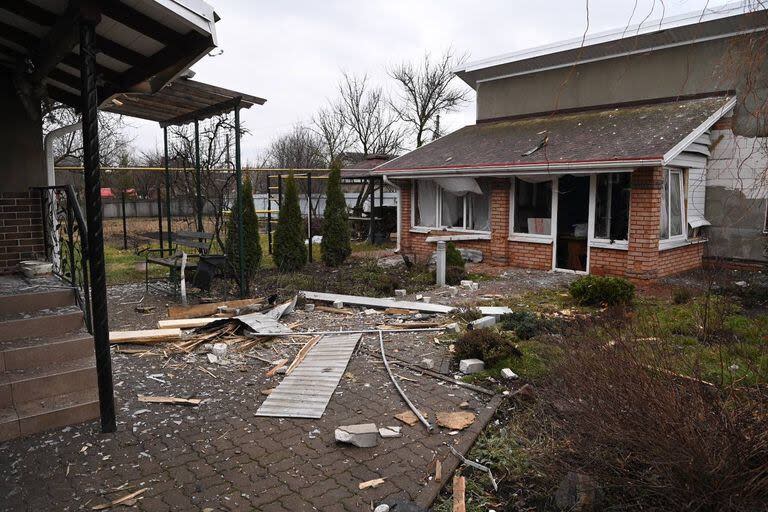 Una casa dañada en Belgorod tras un ataque con misiles en la región.(Handout / TELEGRAM / @v_v_demidov / AFP)