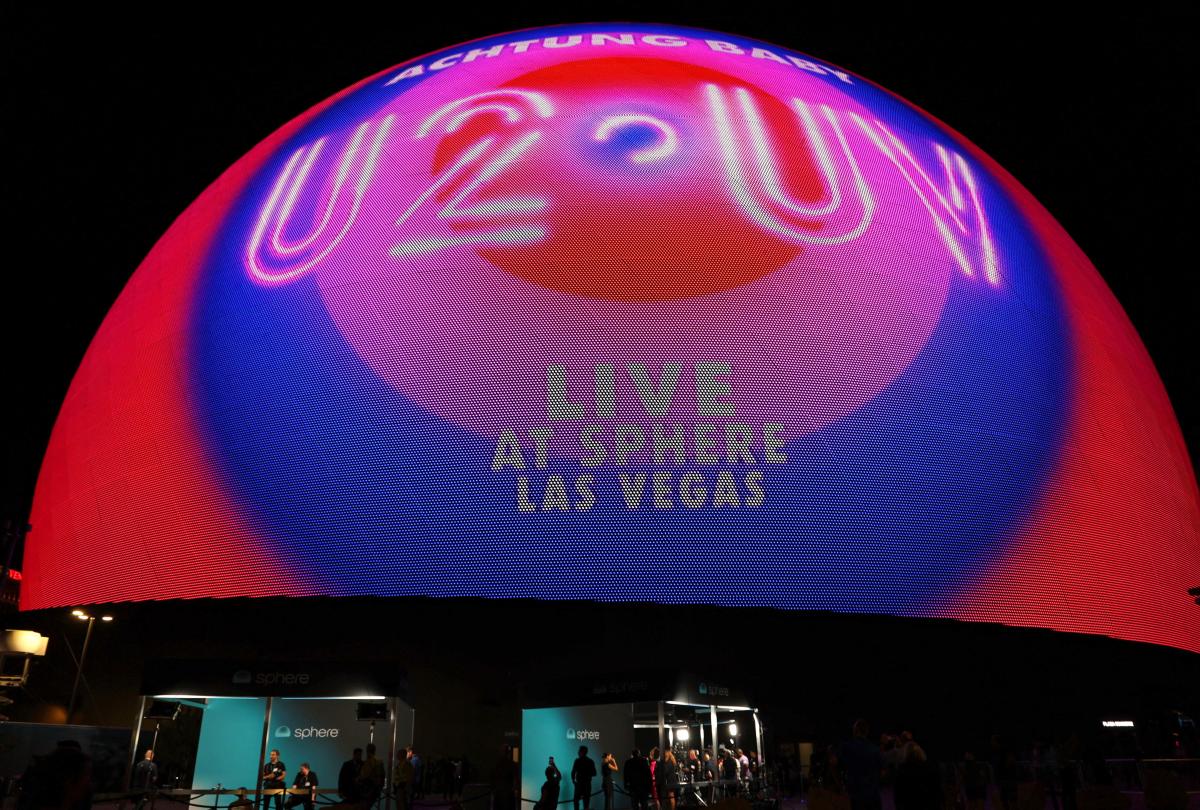 U2 Super Bowl Ad Confirms 'Achtung Baby' Las Vegas Residency Plan At The  MSG Sphere – Deadline