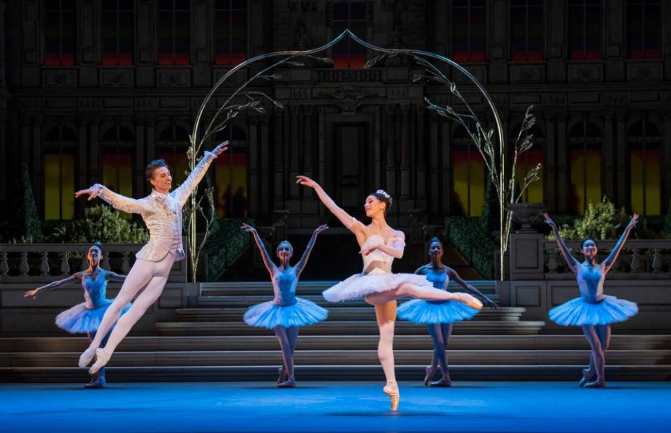 Vadim Muntagirov (Prince) and Marianela Nuñez (Cinderella) in midair.