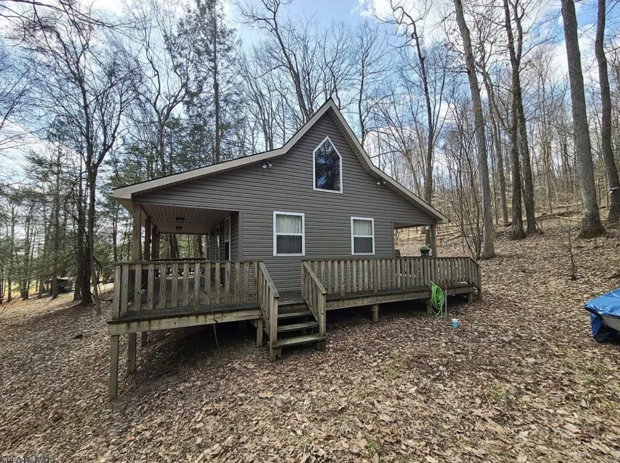 Pennsylvania: The Charming 2-Bedroom Cabin in the Woods