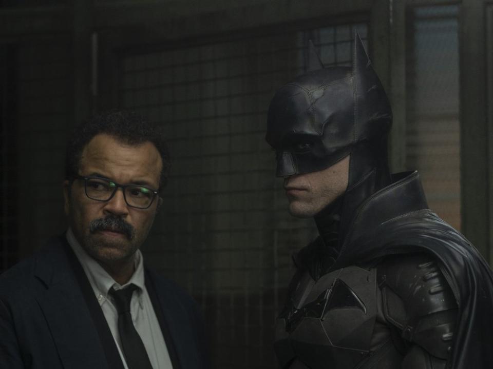 Batman (Robert Pattinson) und Jim Gordon (Jeffrey Wright). (Bild: © 2020 Warner Bros. Entertainment Inc. All Rights Reserved.)