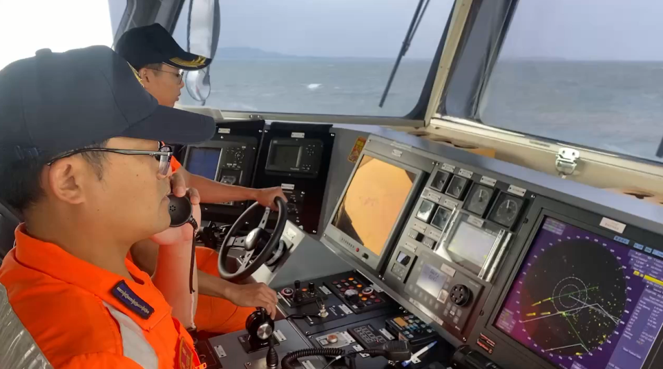 中國海警船、公務船闖金門海域，我海巡署廣播驅離。海巡署提供
