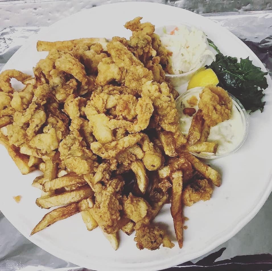 Café Roma is dishing up some perfectly fried clams.