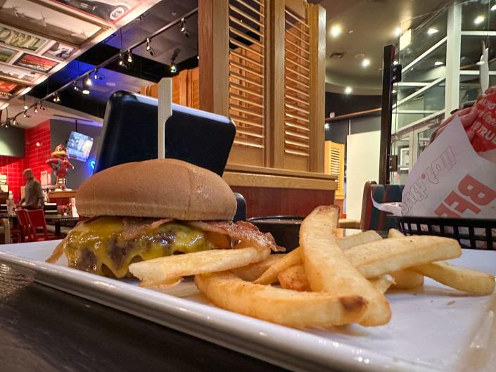 Some popular locations around western Pennsylvania do offer a gluten-free bun, including some national chains like Red Robin.